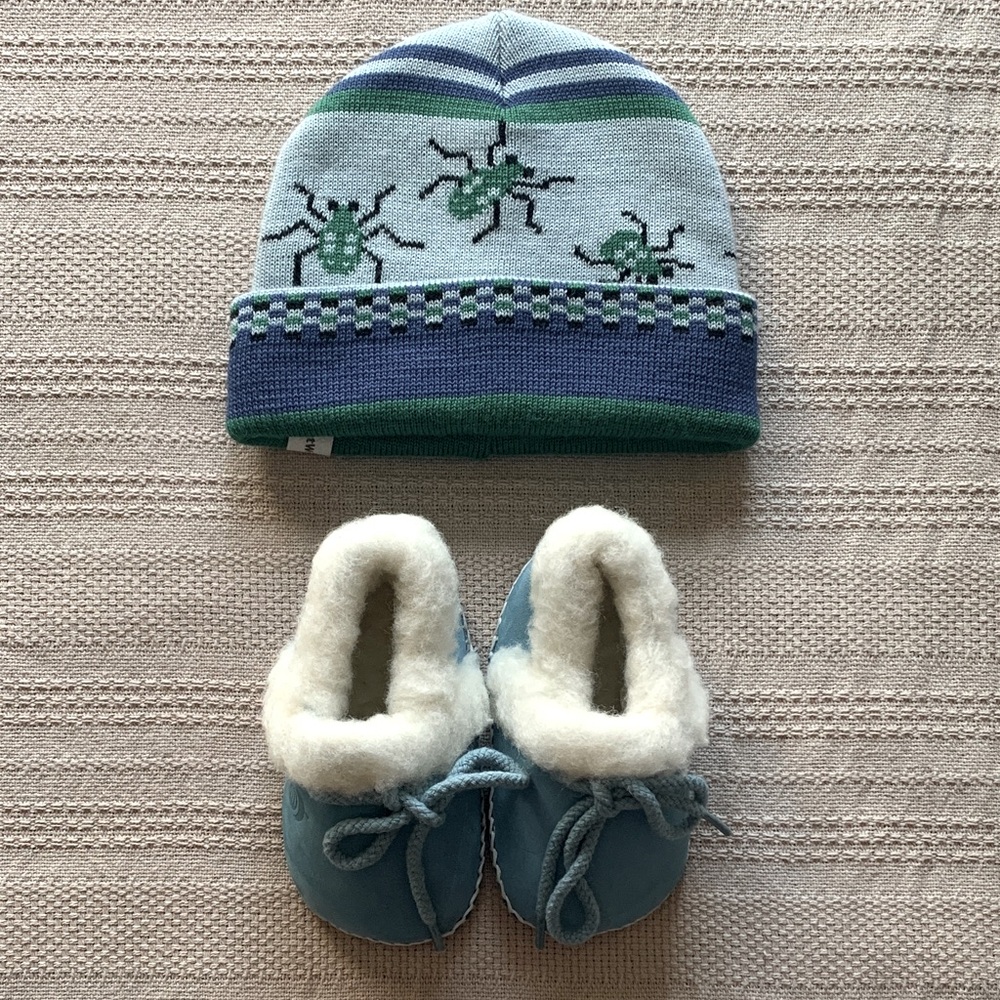 Smartwool Vibrant Blue and Green Knit Hat and Acorn Slippers